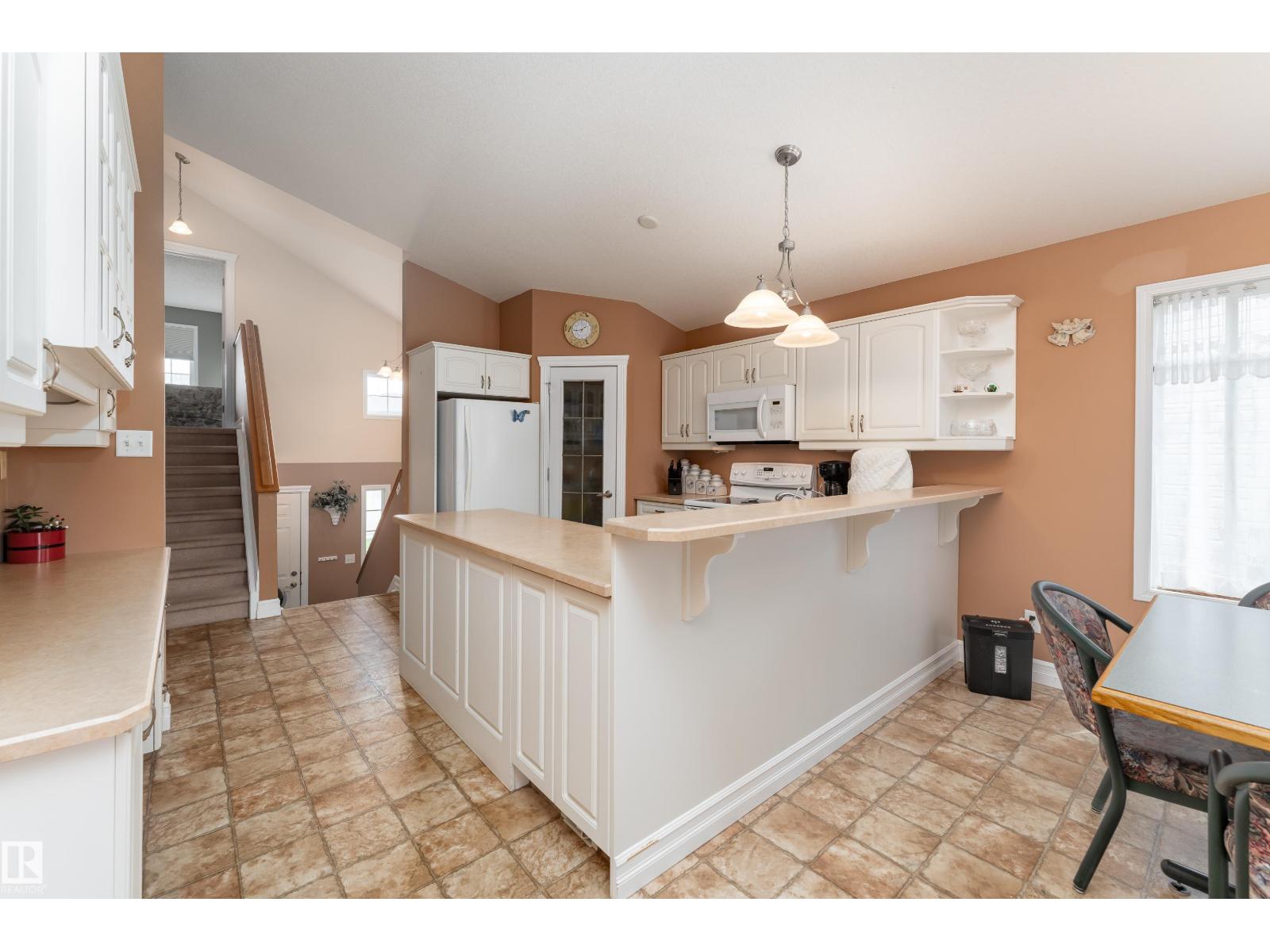 47 LAMPLIGHT DR — photo 12