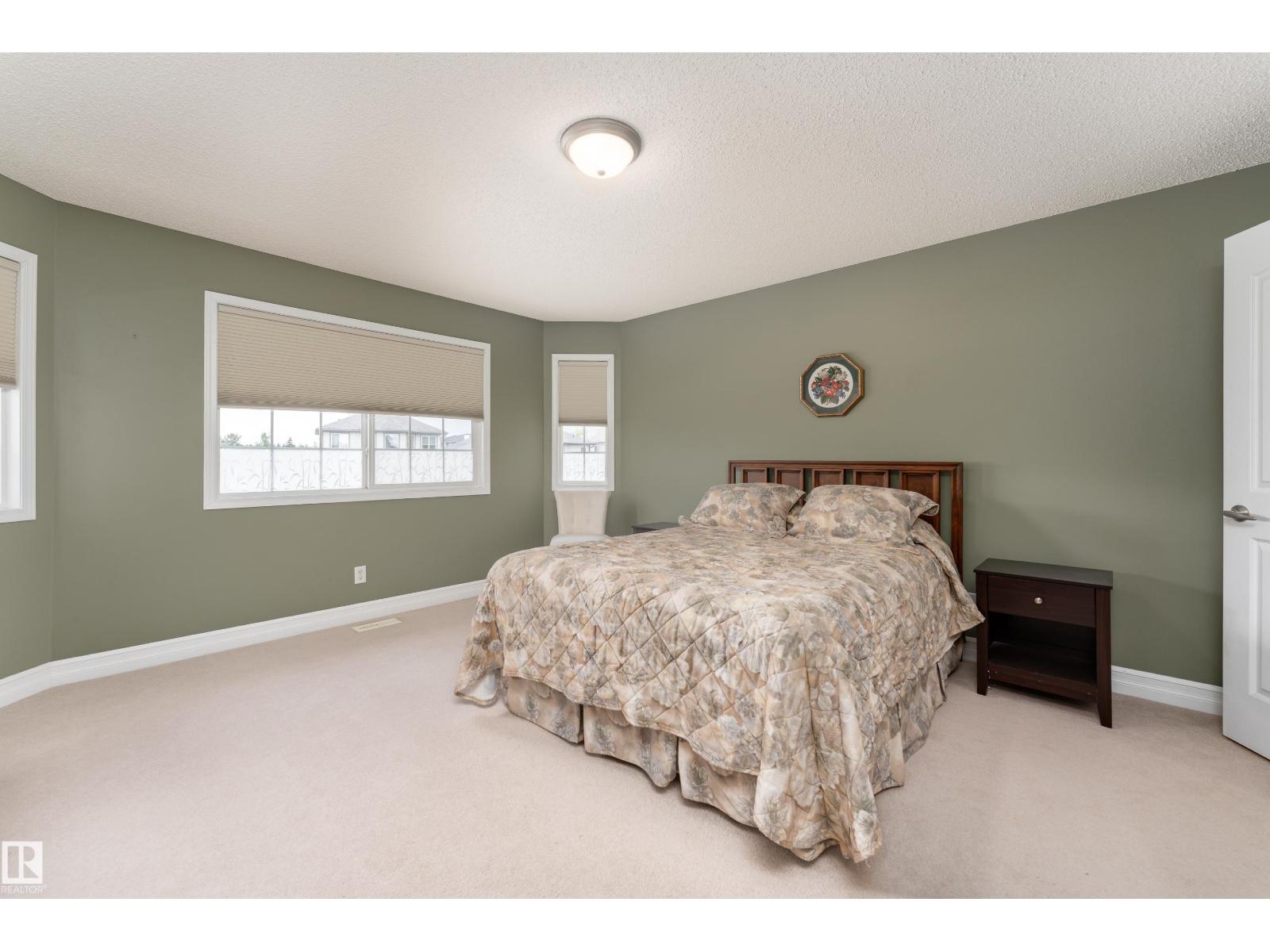 47 LAMPLIGHT DR — photo 13