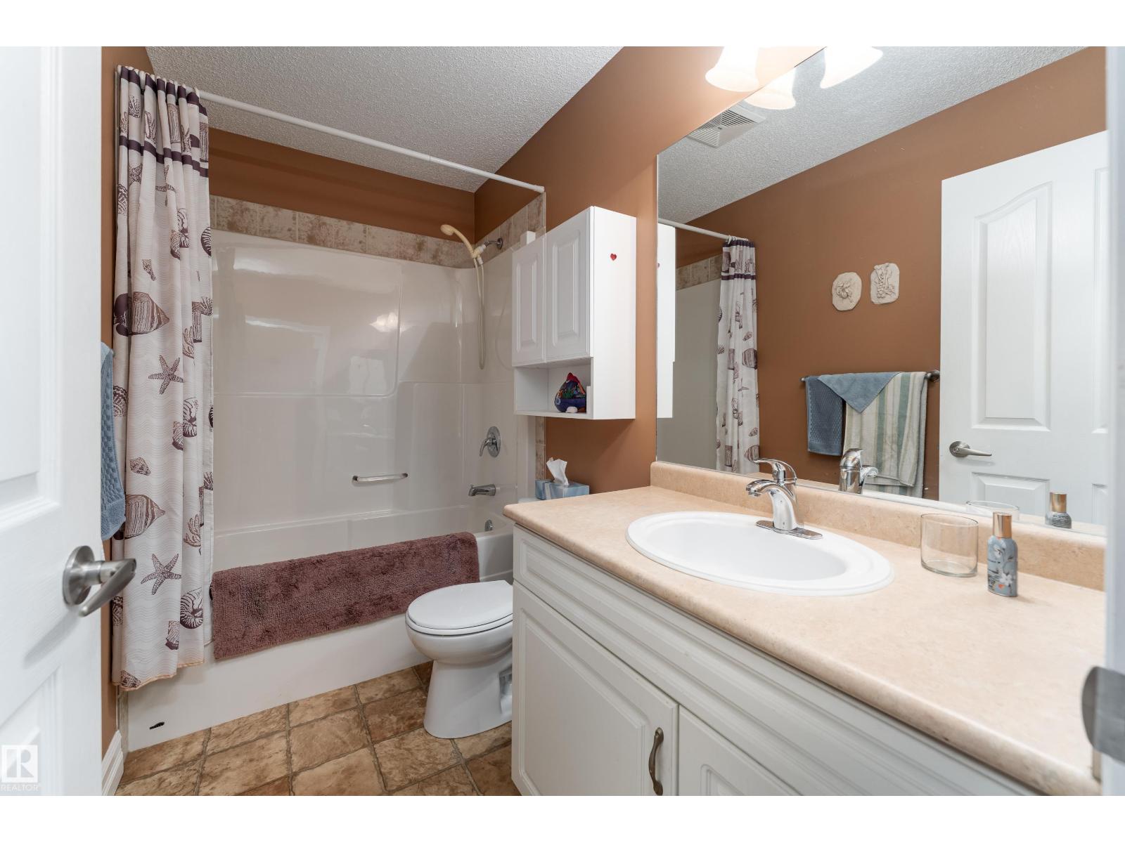 47 LAMPLIGHT DR — photo 9