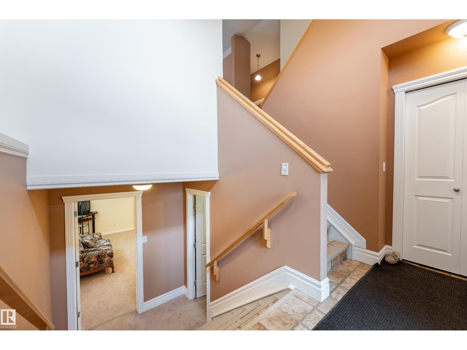 47 LAMPLIGHT DR — photo 19