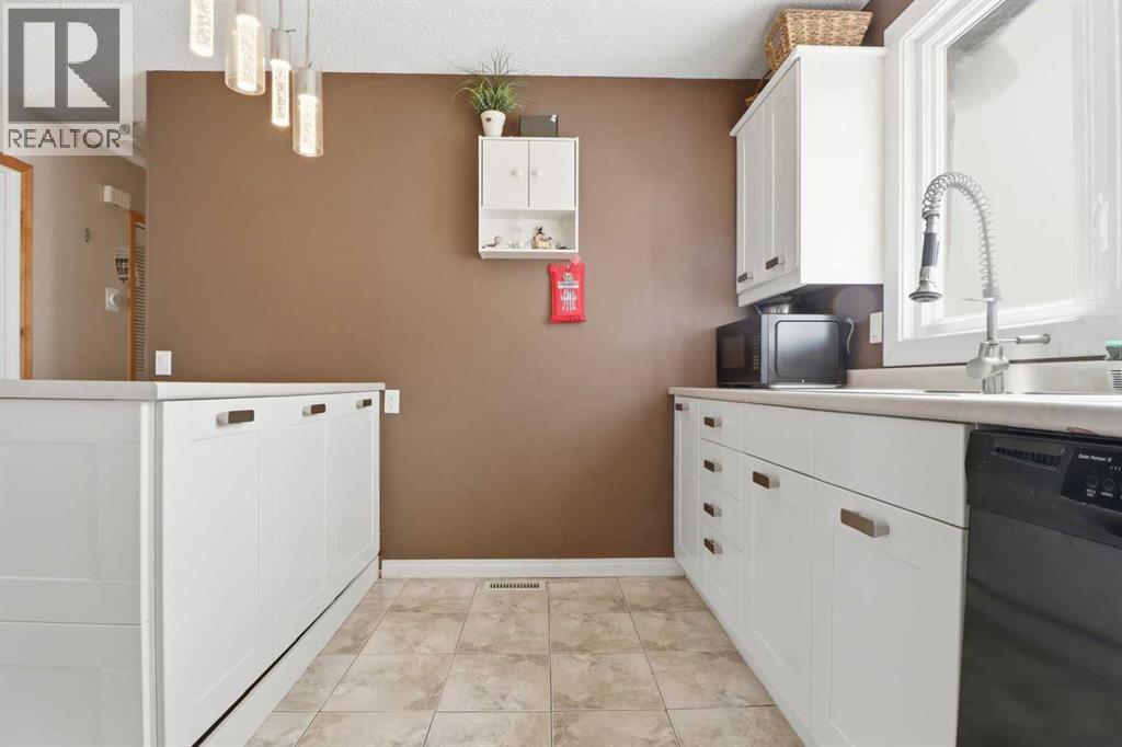 85 Abergale Close NE - 9