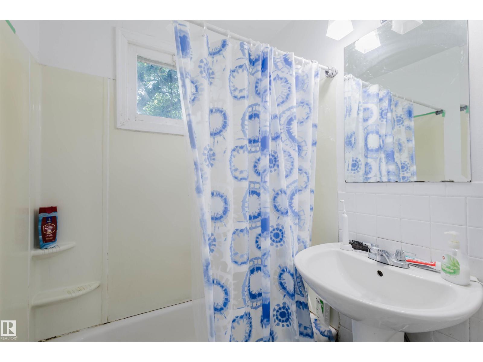 7230 112 ST NW - 12