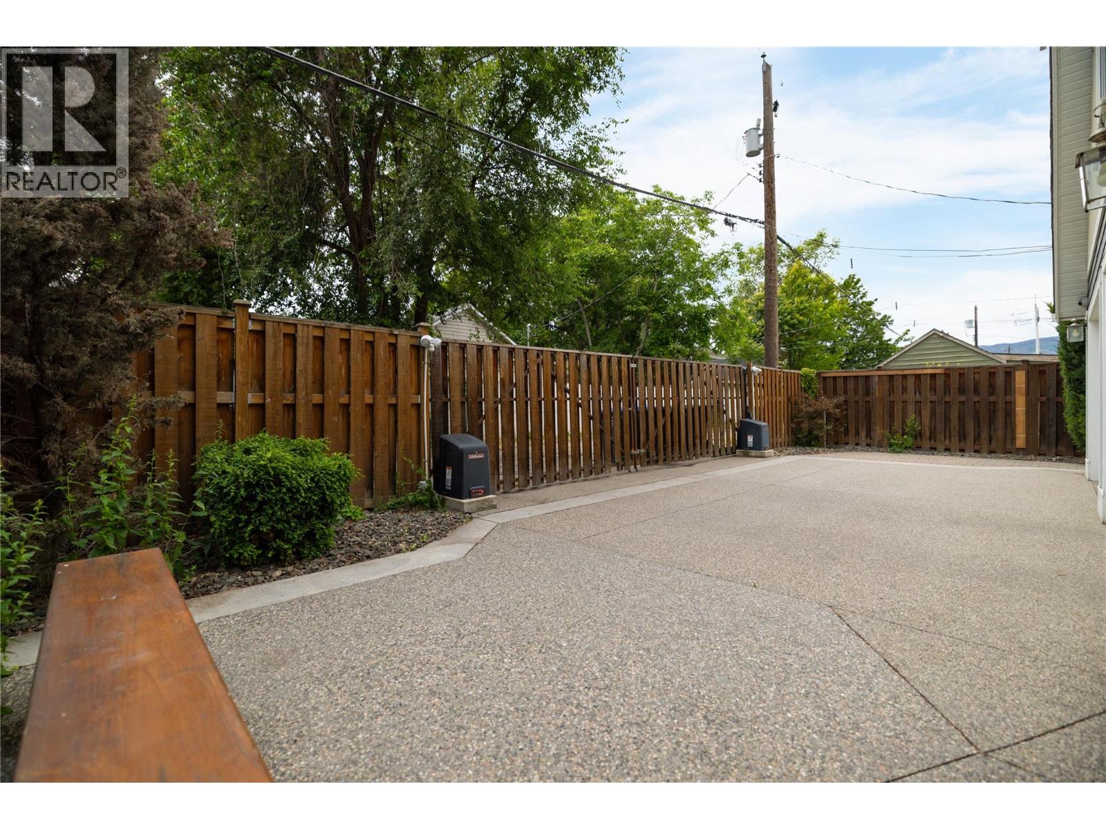 747 & 749 Wilson Avenue - 56