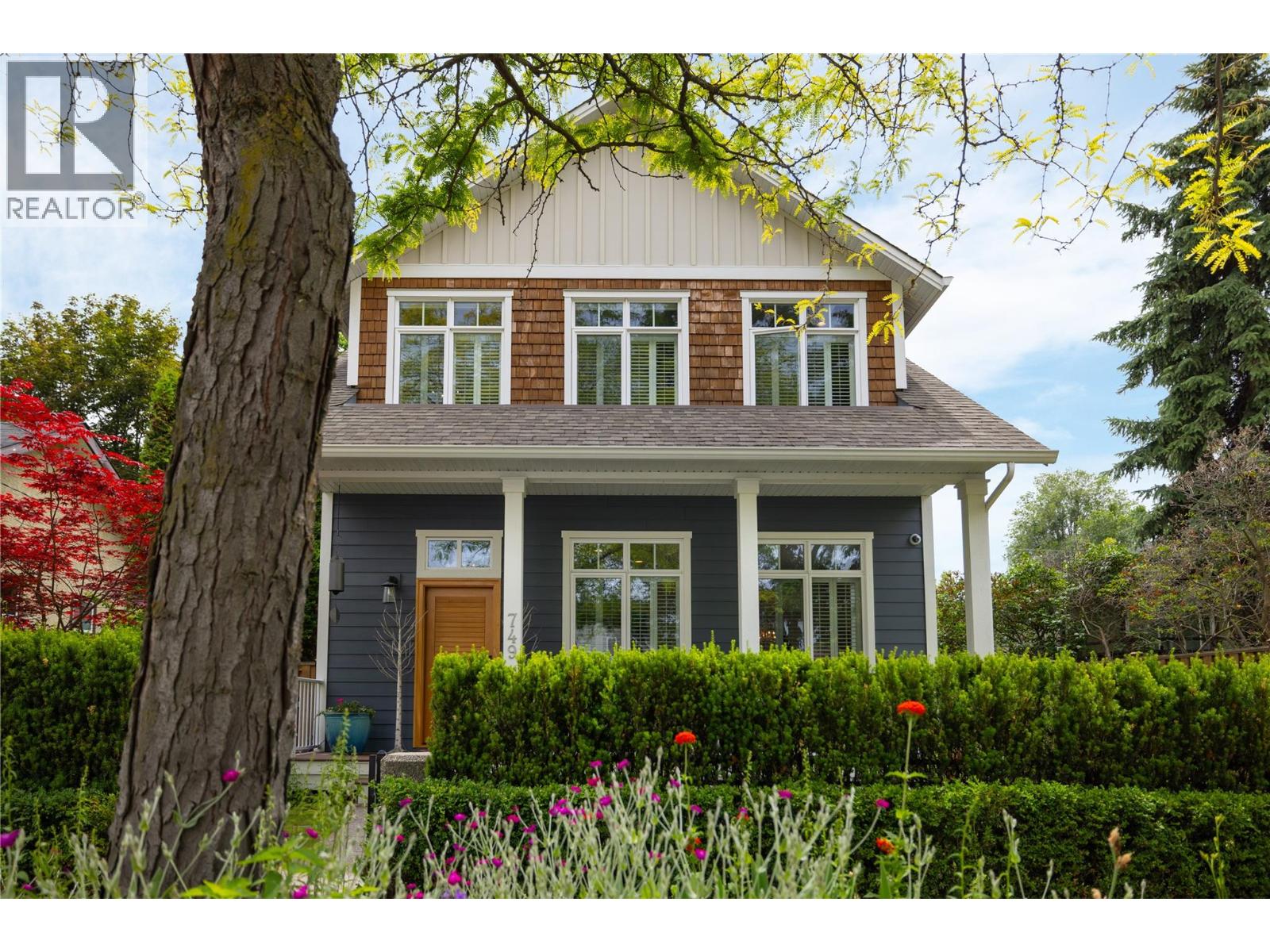 747 & 749 Wilson Avenue - 68