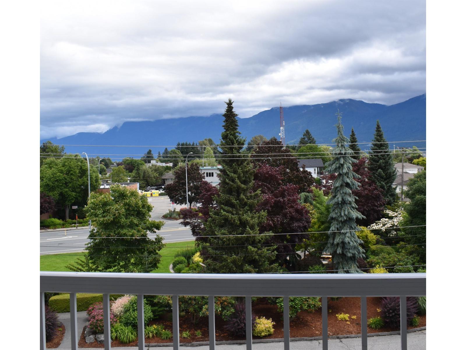 402 8537 YOUNG ROAD, Chilliwack Proper South, Chilliwack