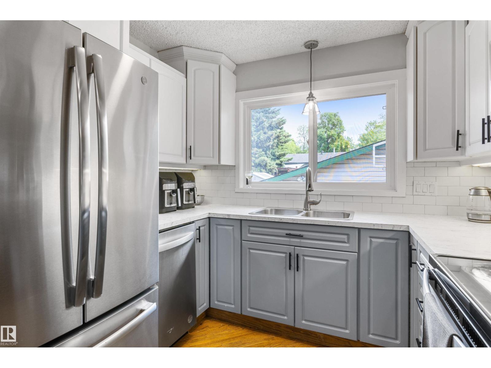 43 LAYDON DR — photo 13