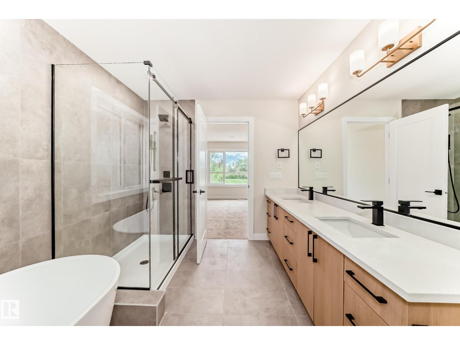 9637 85 ST NW — photo 35