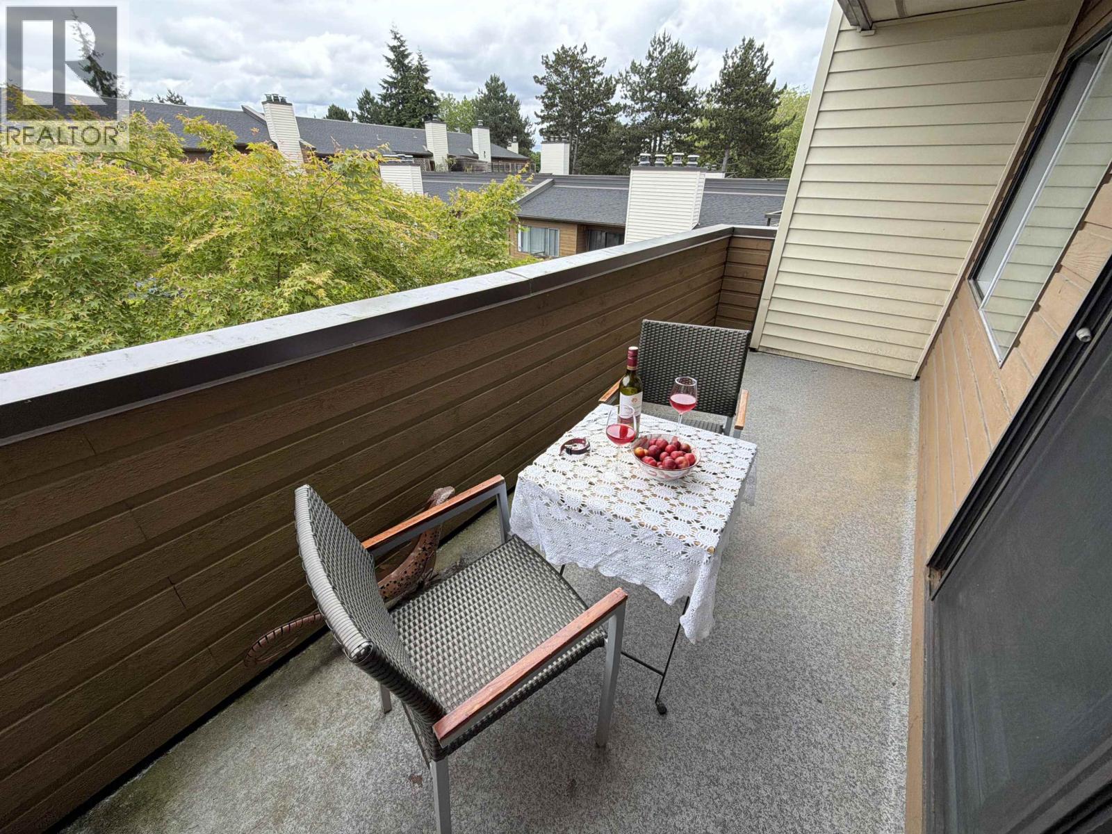 #319-7295 MOFFATT Road, Richmond