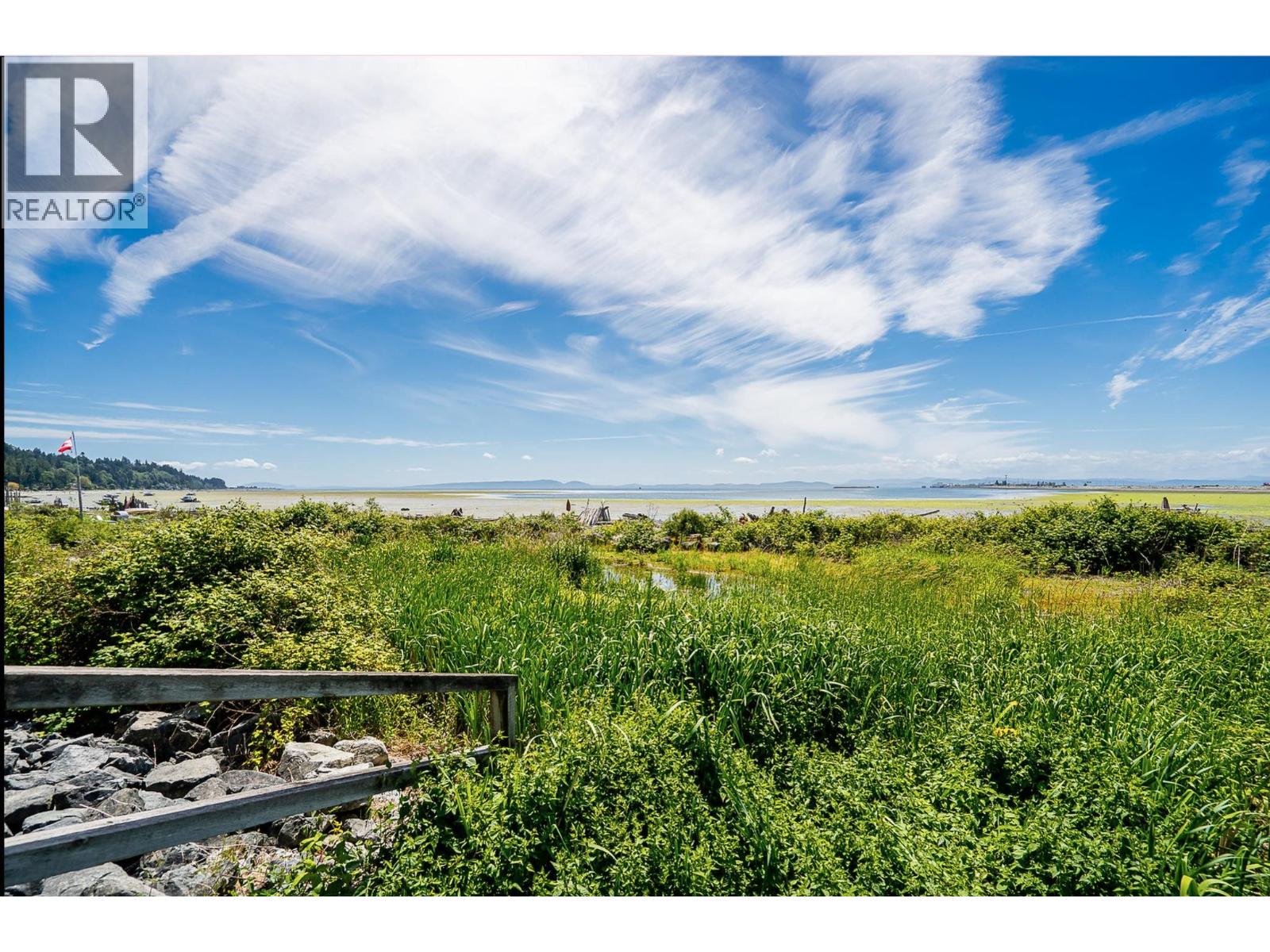#318-1120 TSATSU SHORES Drive, Delta