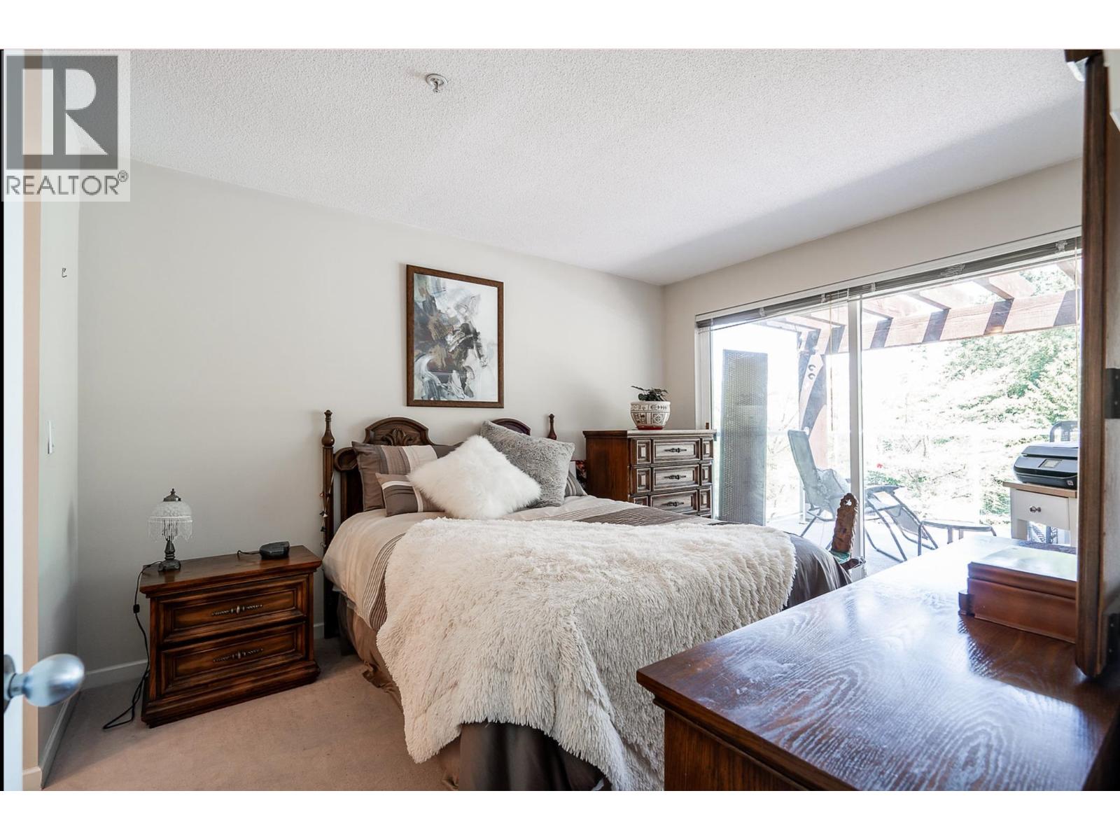 #318-1120 TSATSU SHORES Drive, Delta