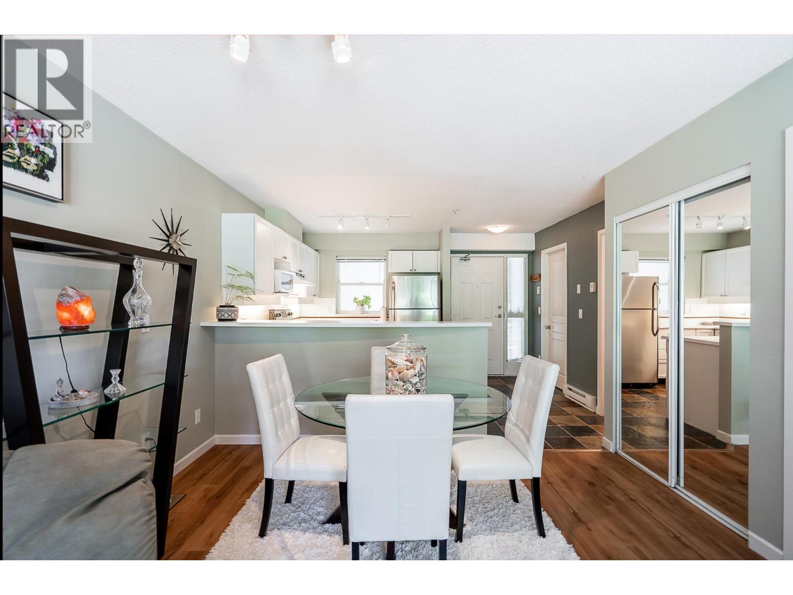 #318-1120 TSATSU SHORES Drive, Delta