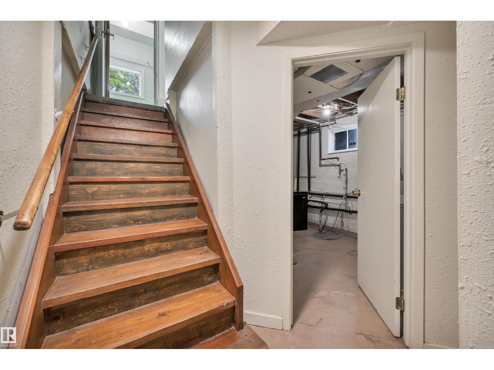 9624 77 AV NW — photo 25