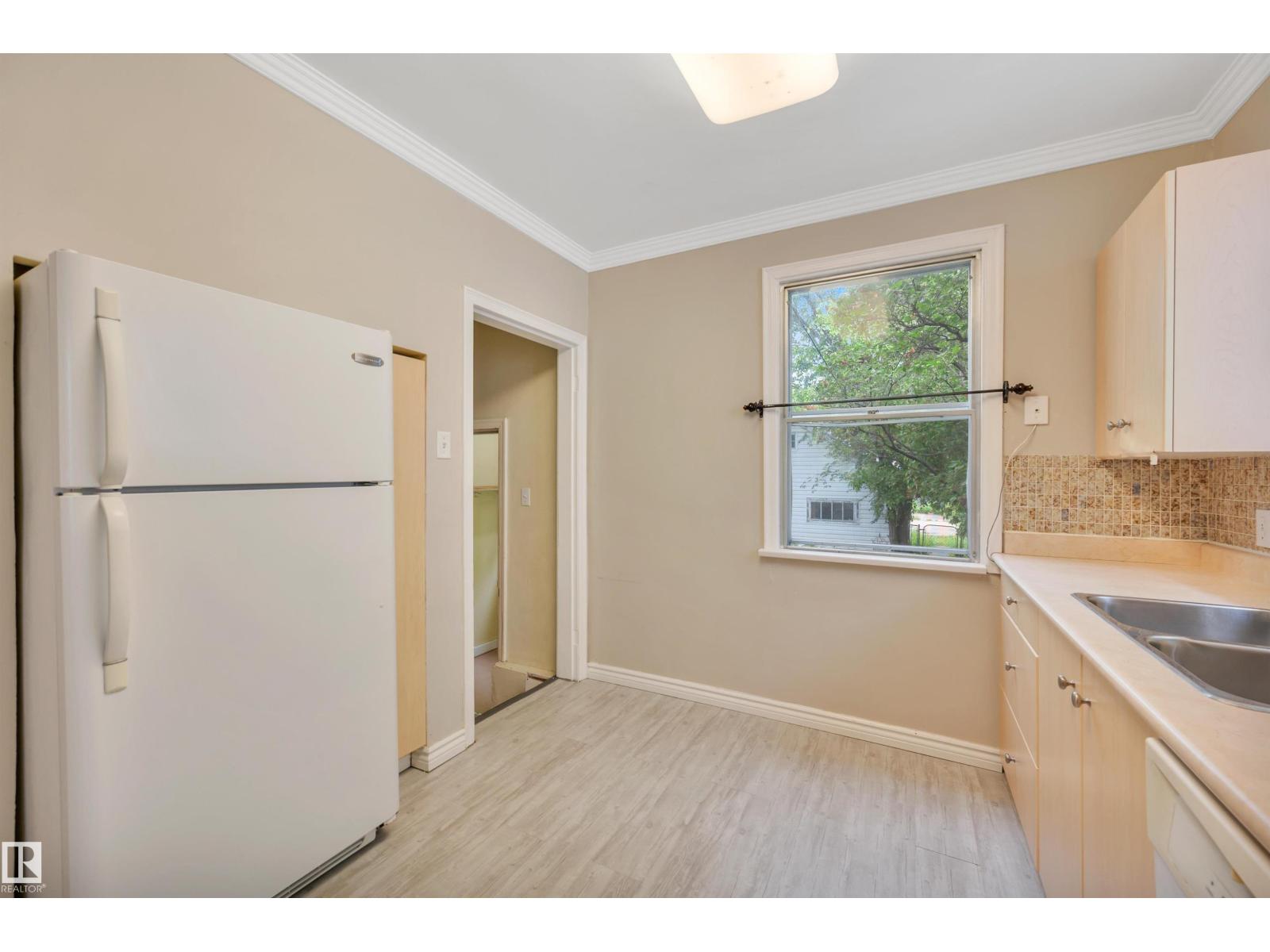 9624 77 AV NW — photo 13