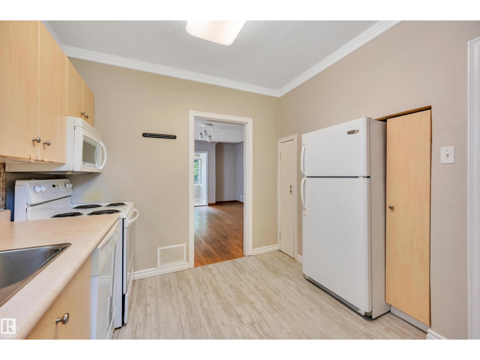 9624 77 AV NW — photo 12
