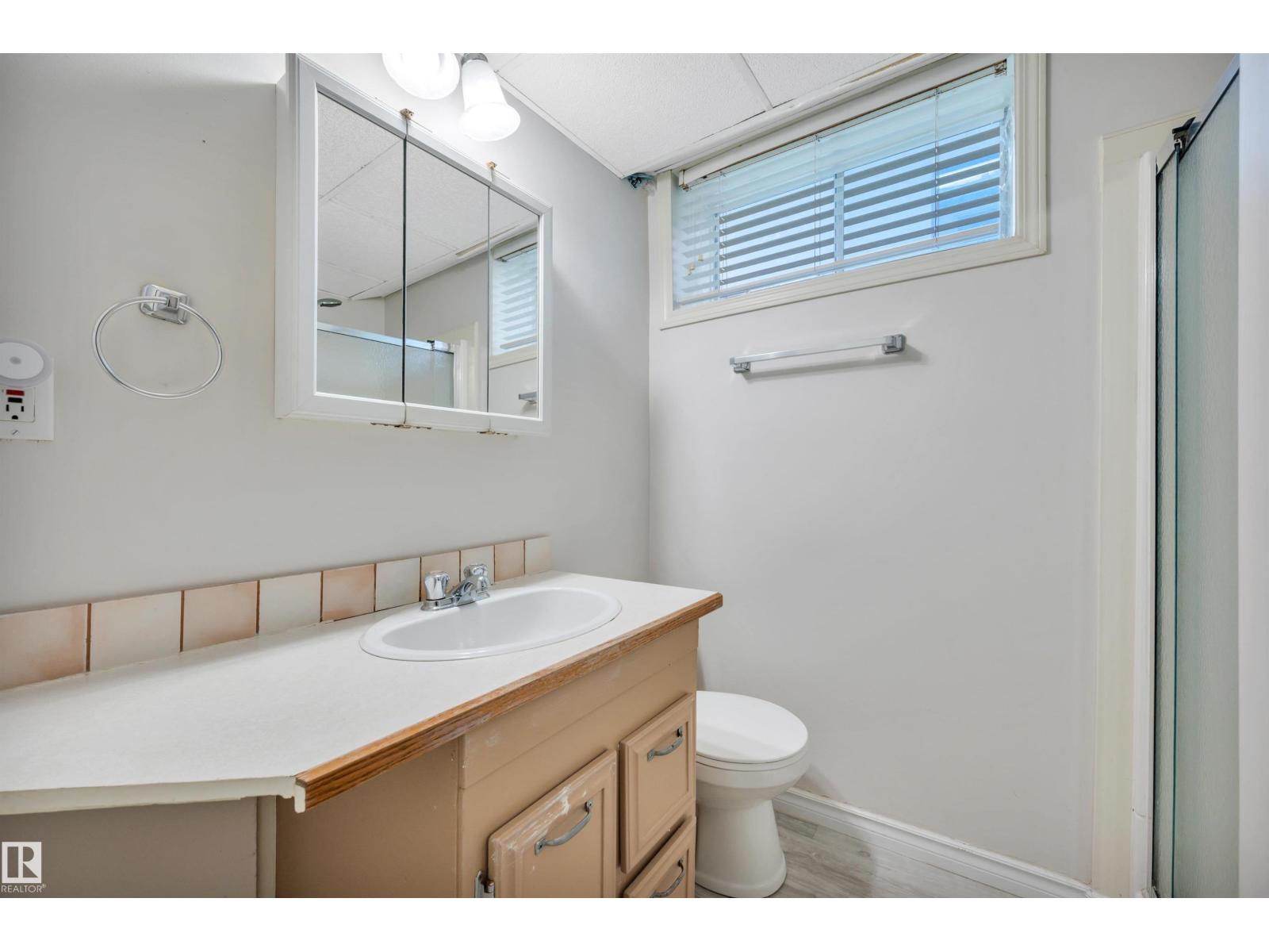 9624 77 AV NW — photo 23