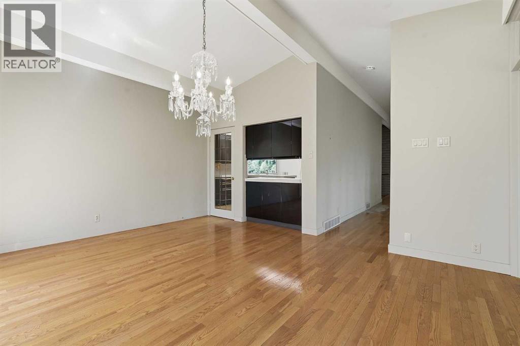 72 Massey Place SW — photo 8