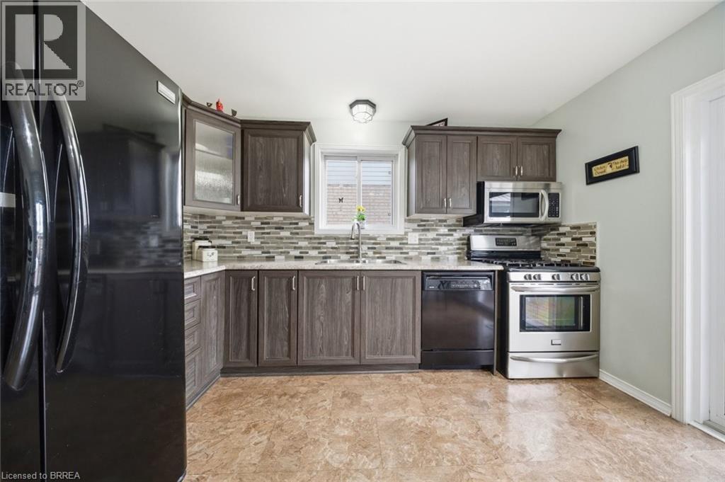 37 ANASTASIA Crescent - 9