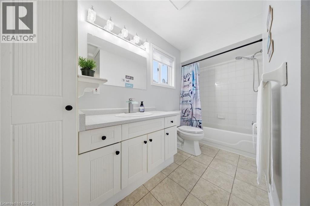 37 ANASTASIA Crescent - 16