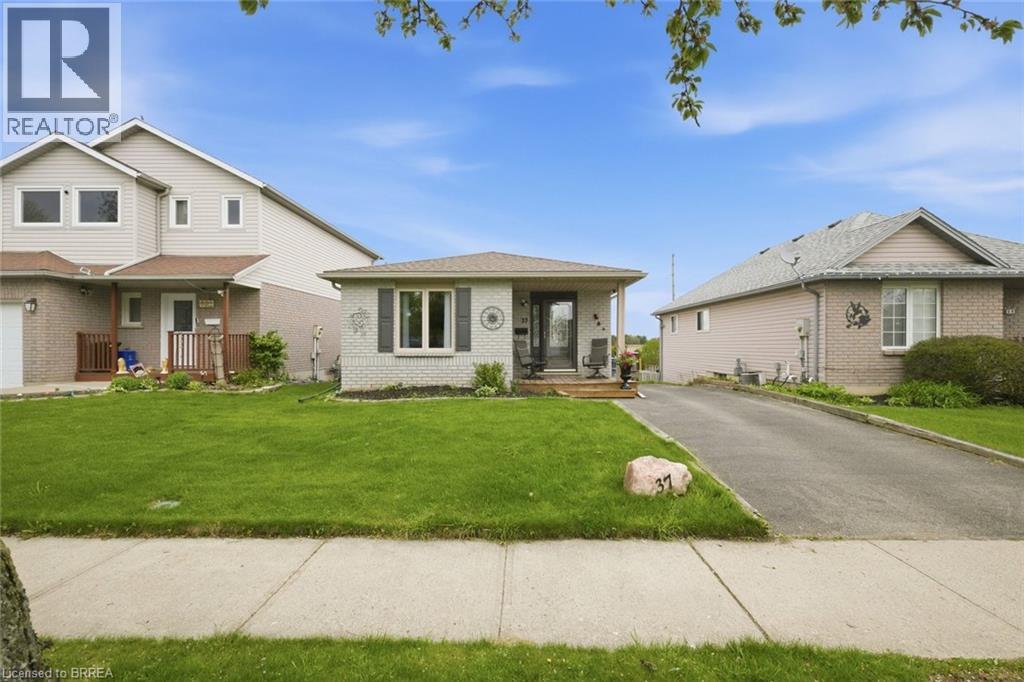 37 ANASTASIA Crescent - 34