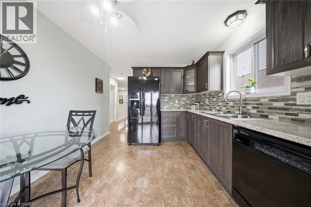 37 ANASTASIA Crescent - 10