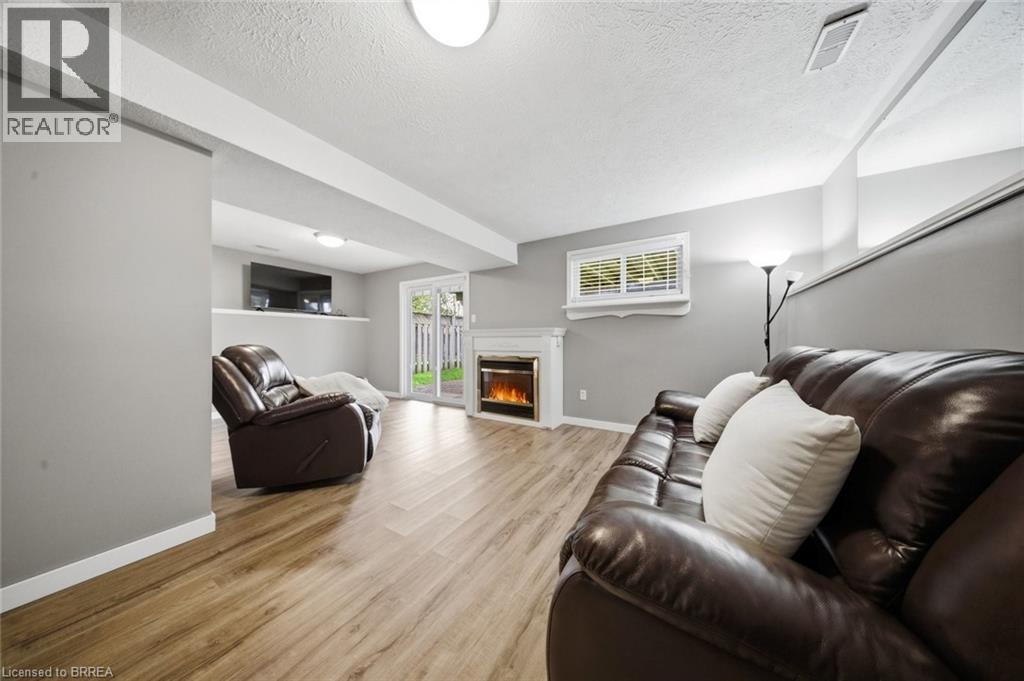 37 ANASTASIA Crescent - 18