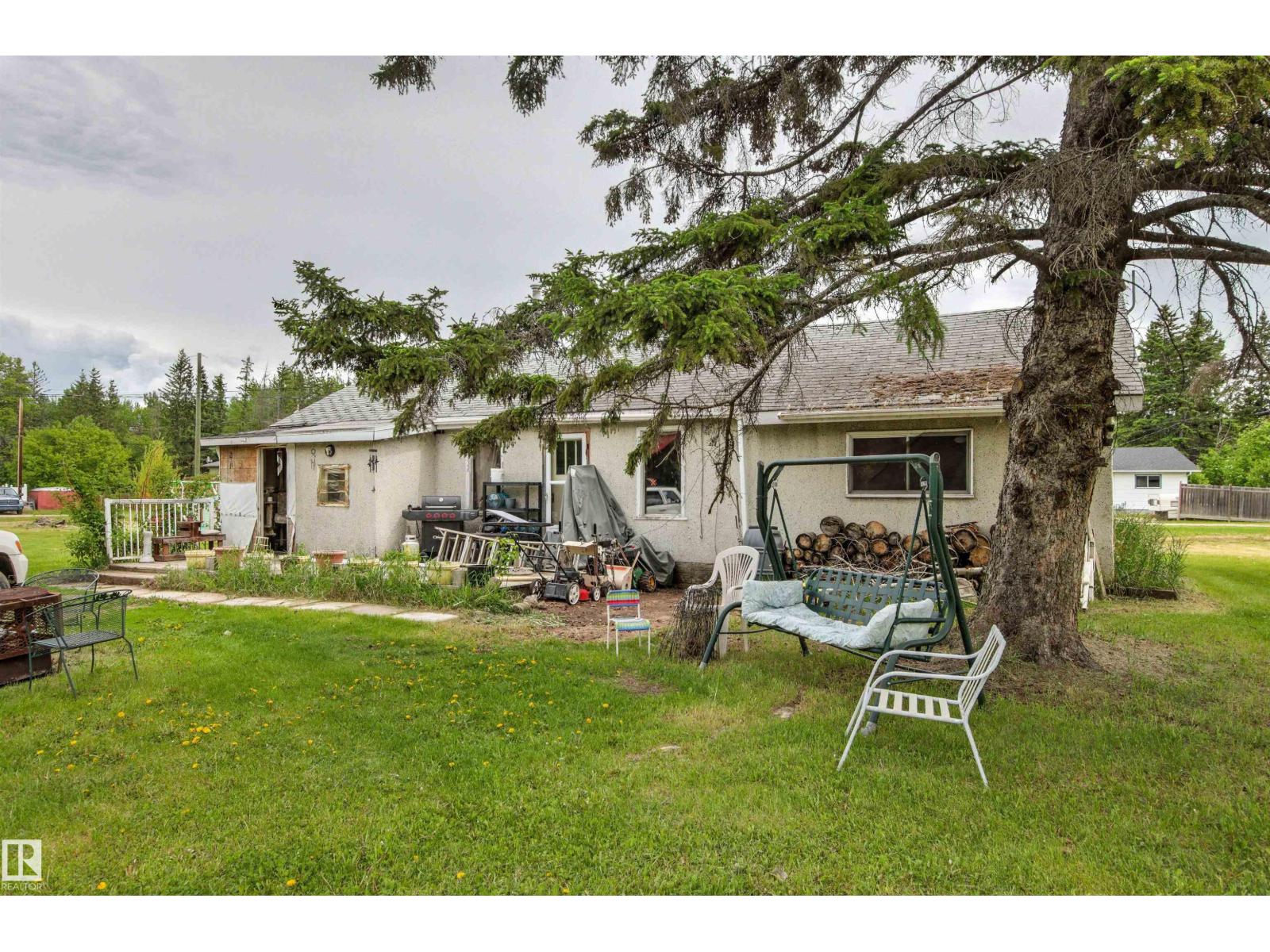 4520 45 ST - 11