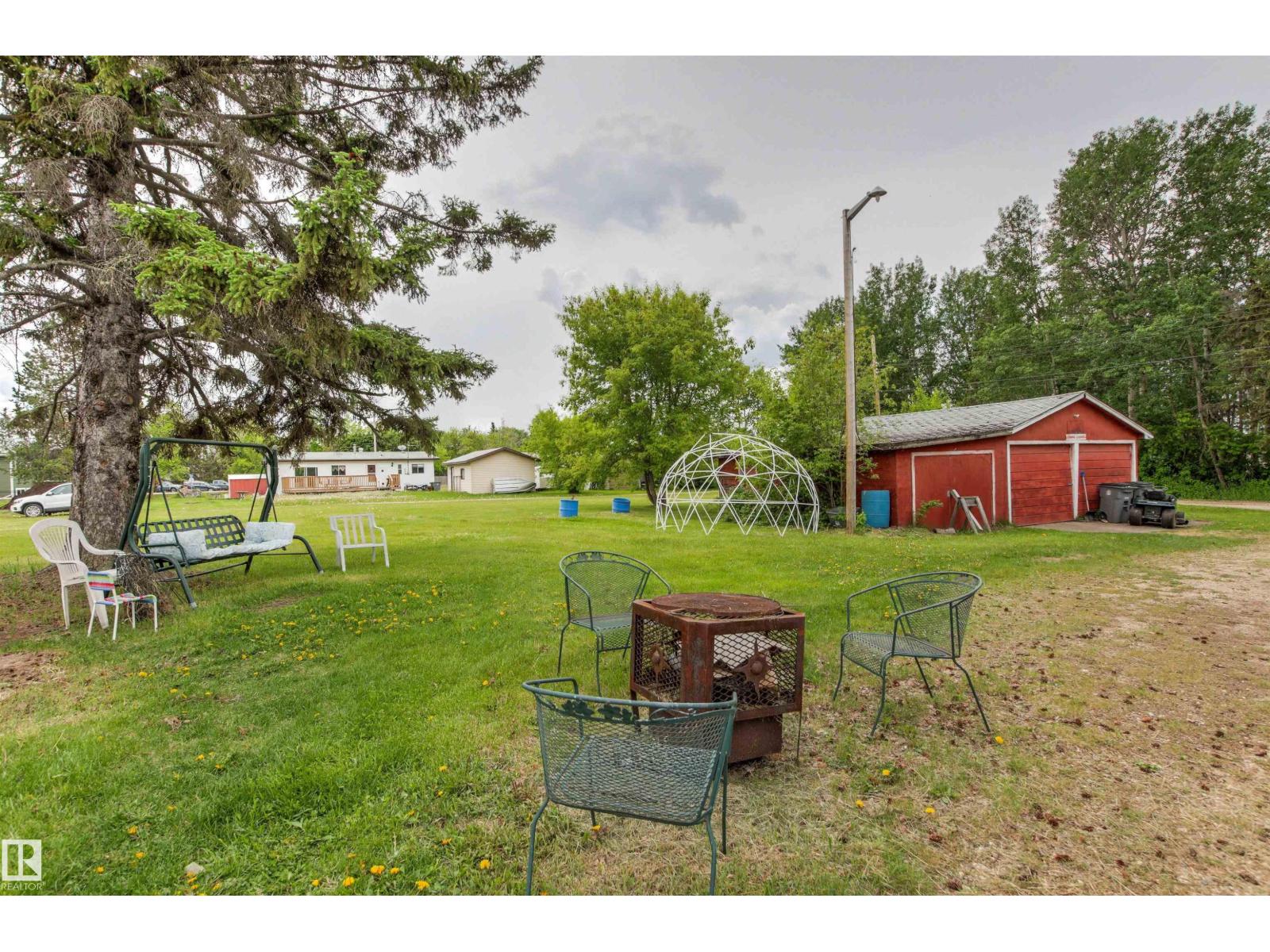 4520 45 ST - 12