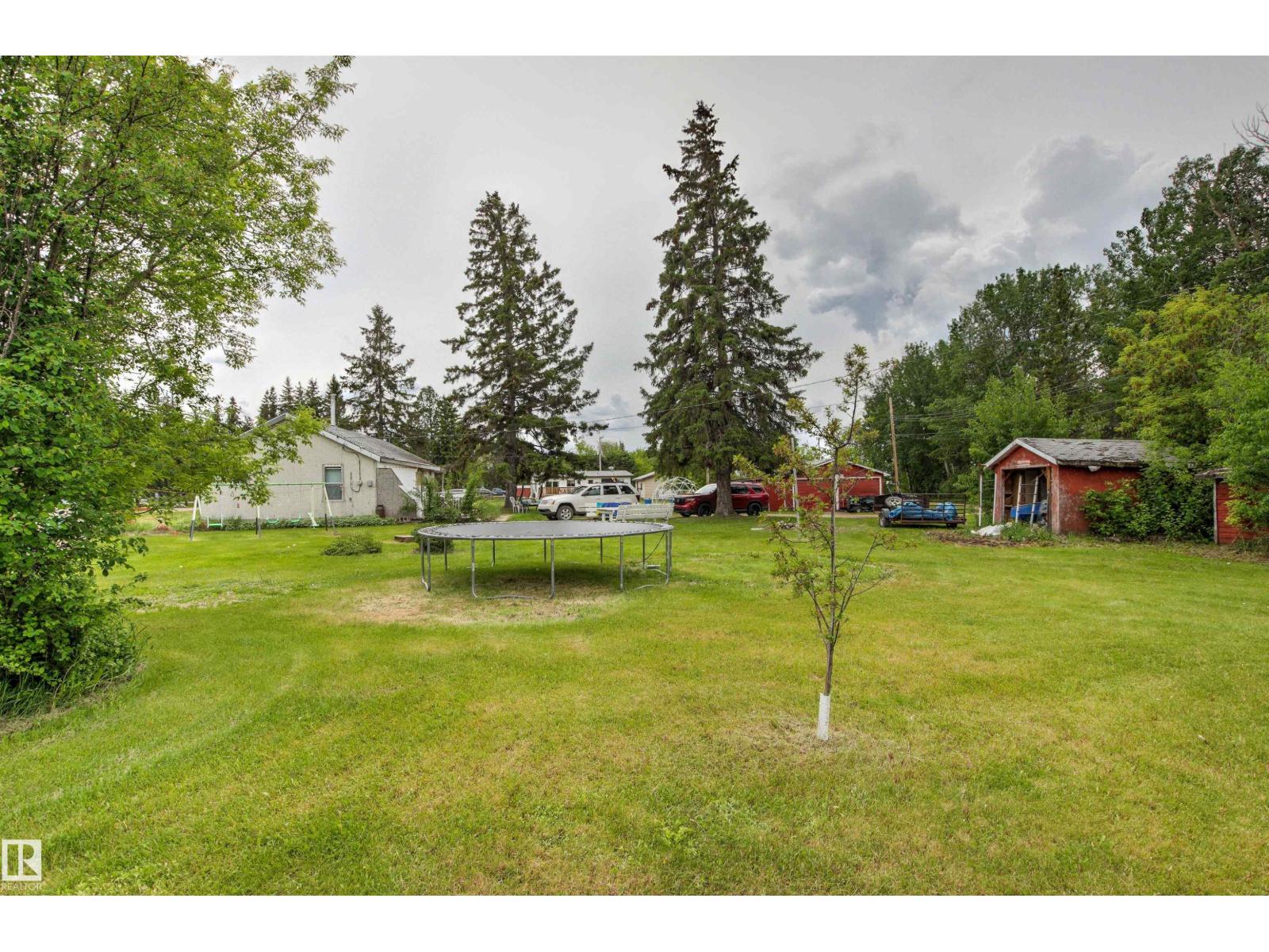 4520 45 ST - 17
