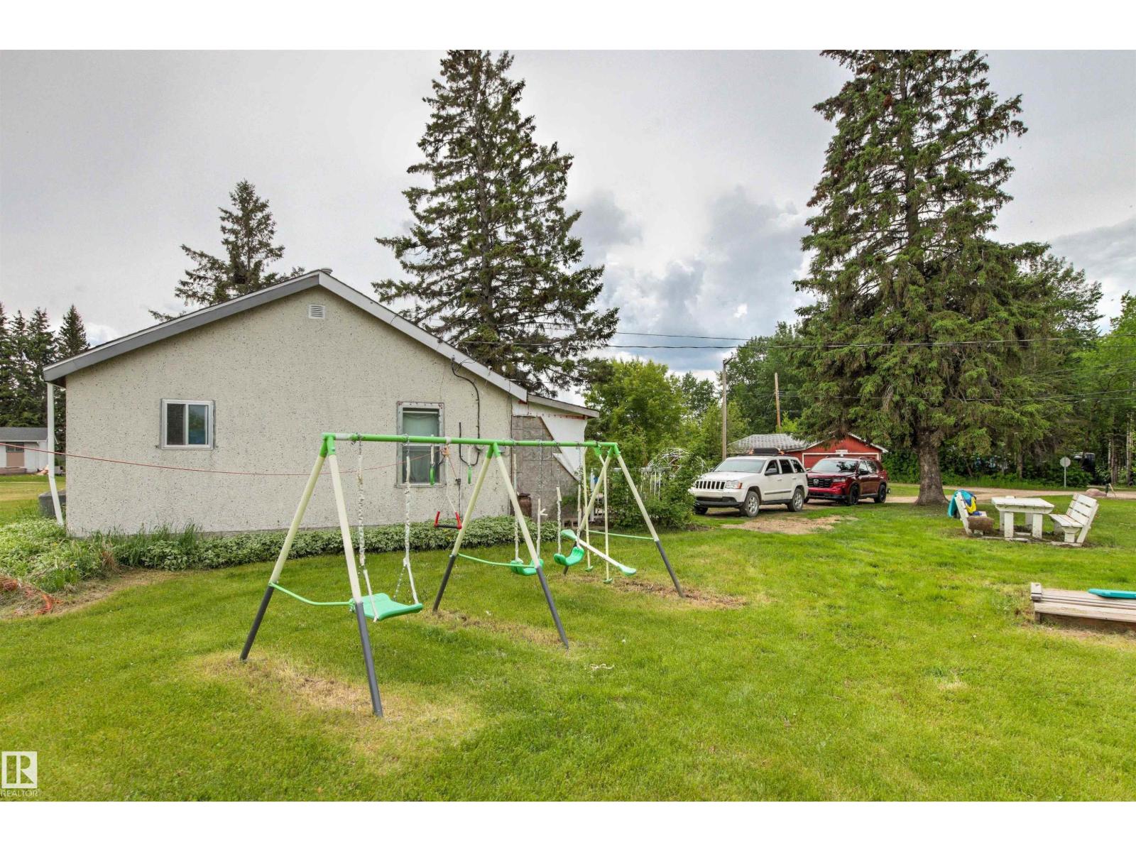 4520 45 ST — photo 20