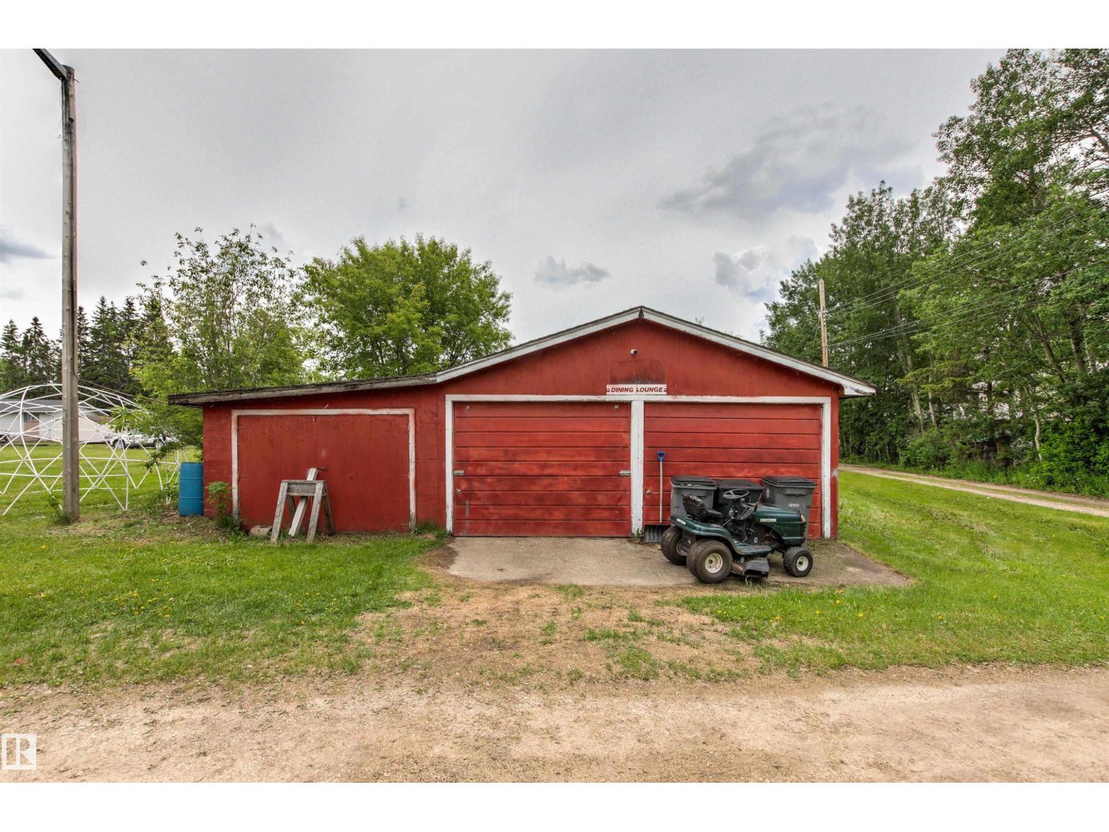 4520 45 ST - 26