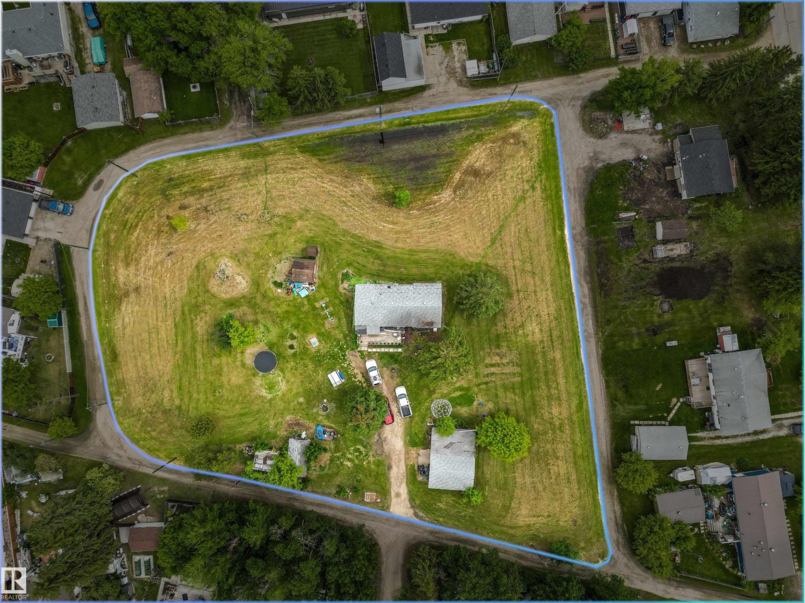 4520 45 ST - photo 3