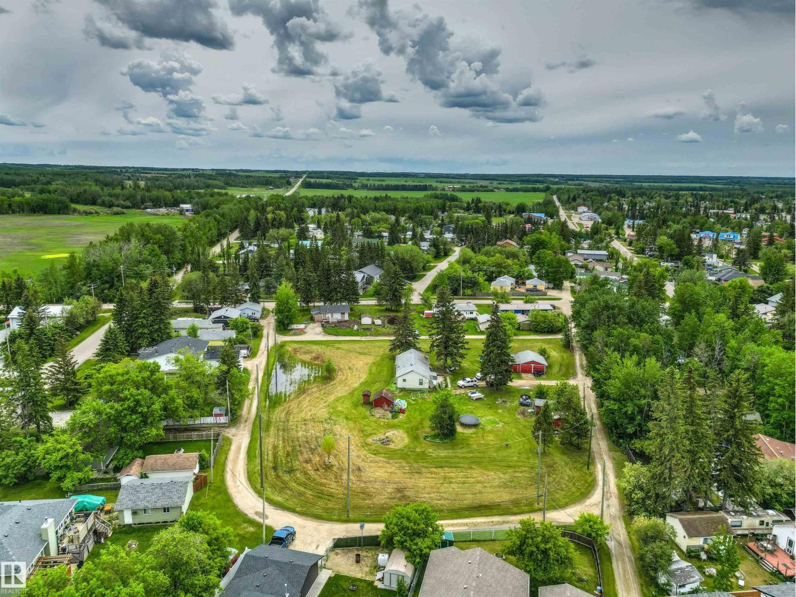 4520 45 ST - 36