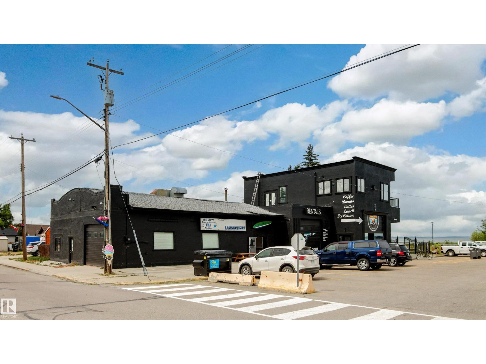 4520 45 ST - 52
