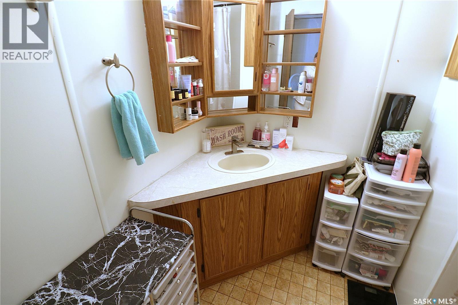 319 4th AVENUE - 22
