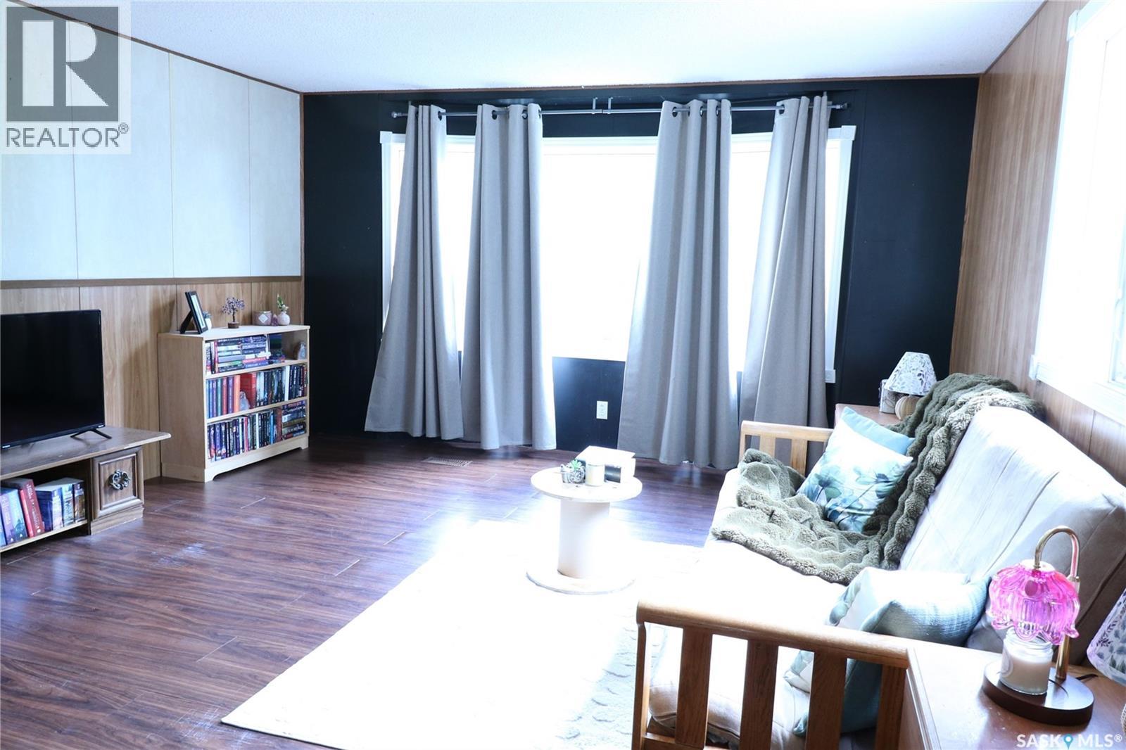 319 4th AVENUE - 4