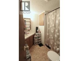 319 4th Avenue, Kelliher, SK S0A1V0 Photo 21