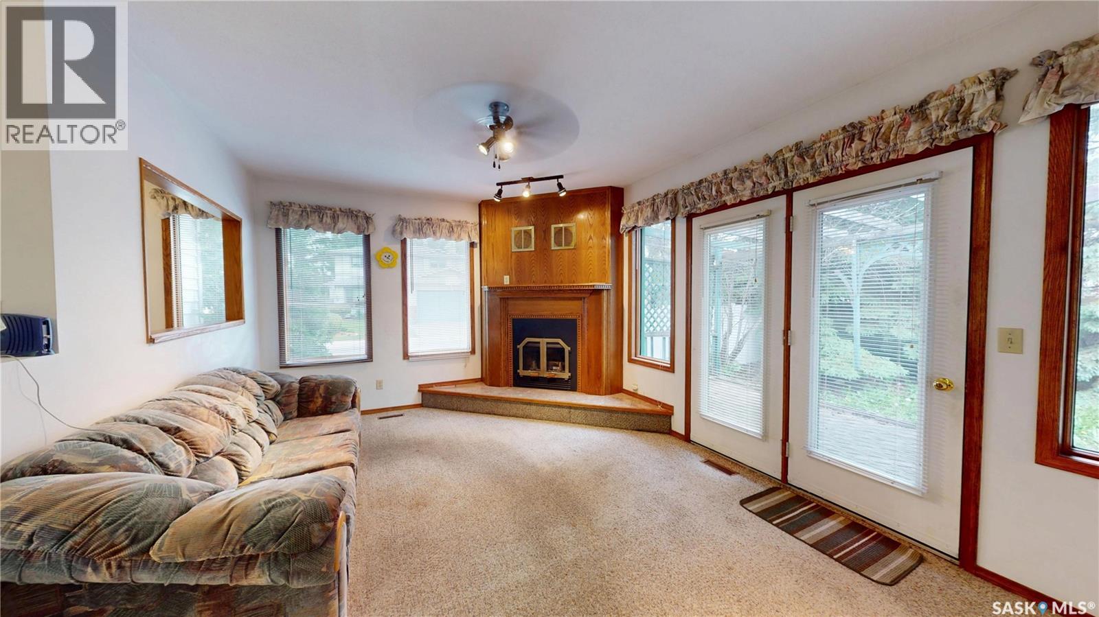 302 Swan LANE - photo 5