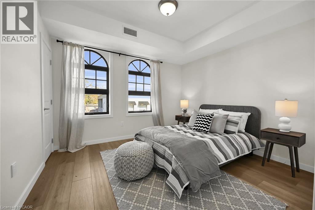 #102 15 TALBOT Street W - Image 3