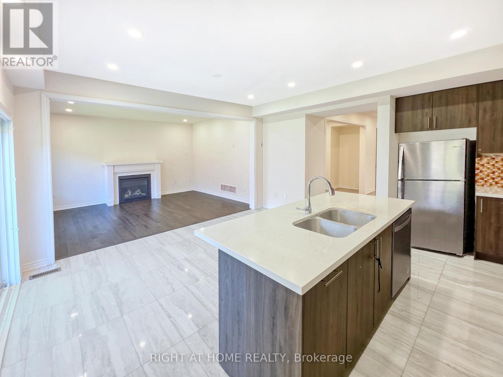 219 FLEETWOOD DRIVE - 5