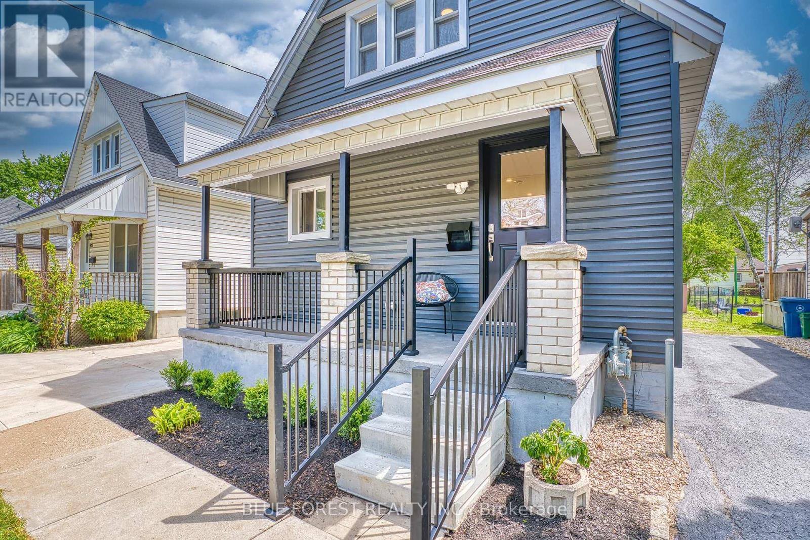 471 ALBERT STREET - 3