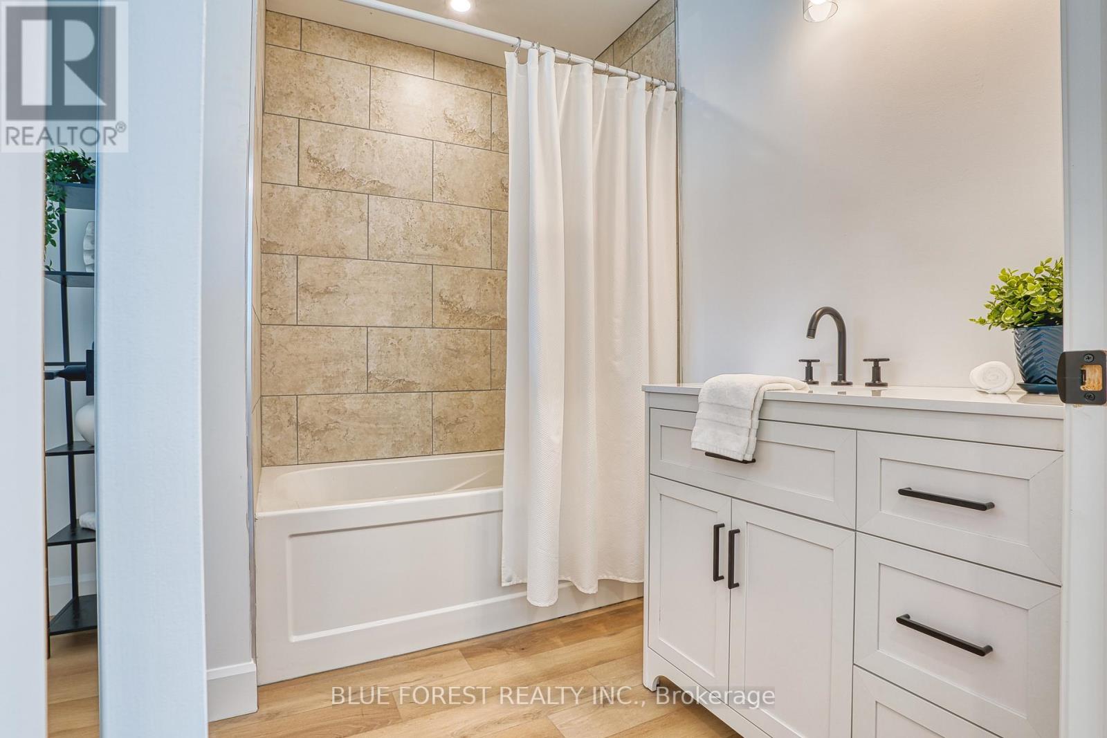 471 ALBERT STREET - 7