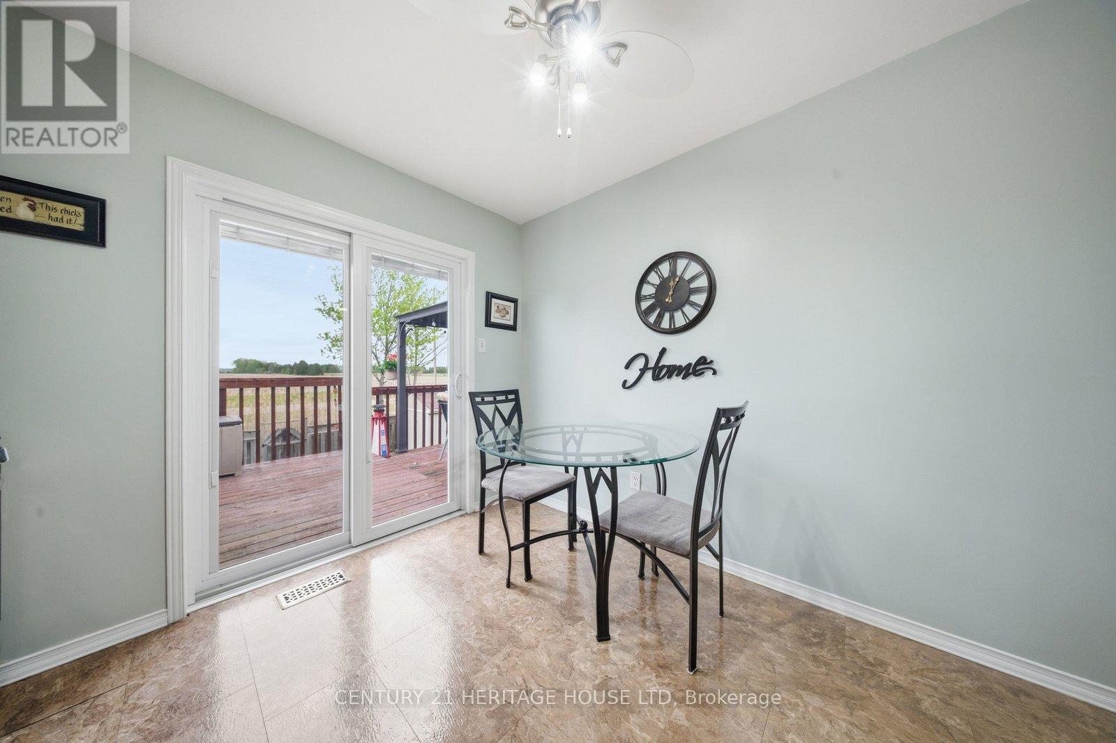 37 ANASTASIA CRESCENT - 12
