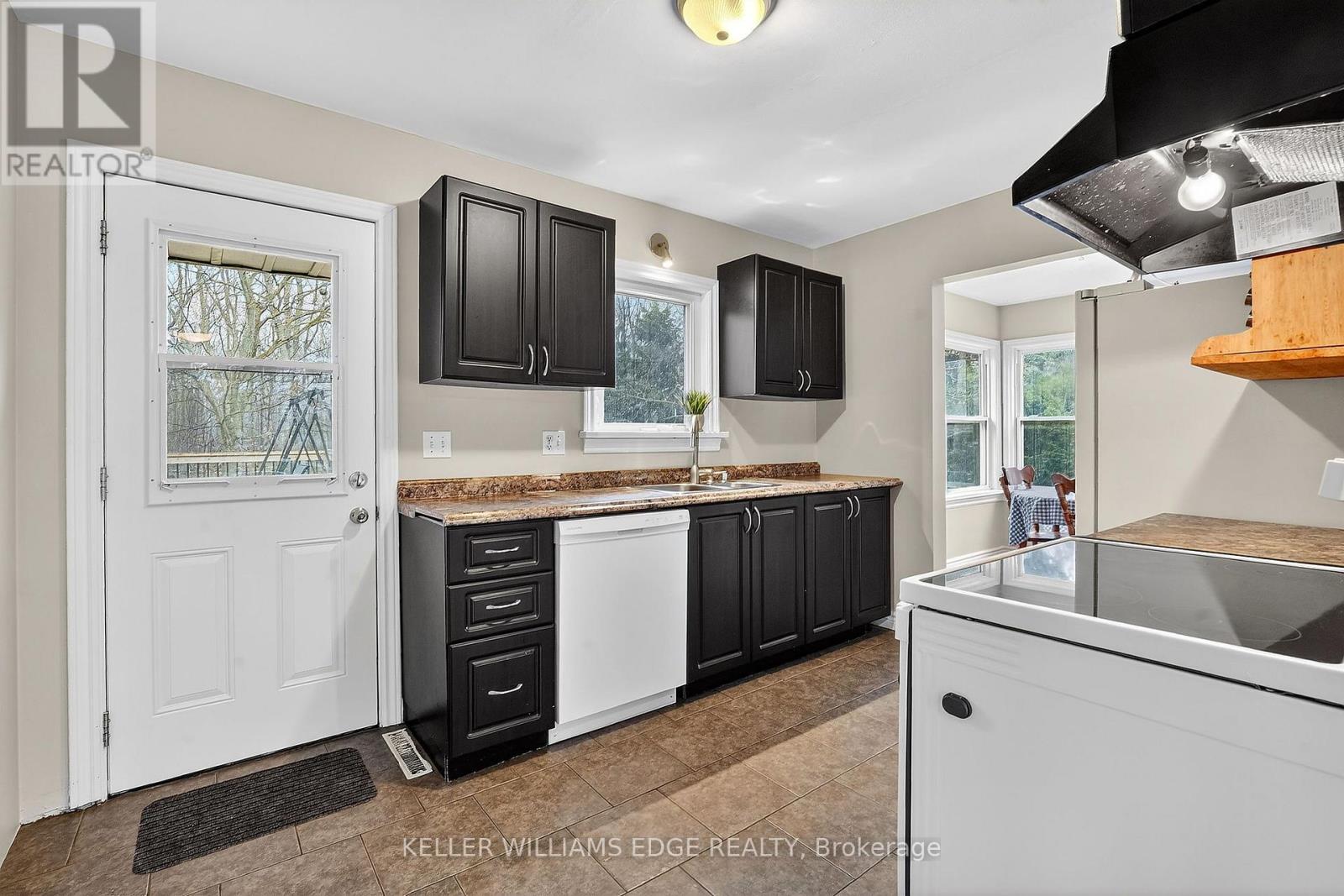 508 PROSPECT POINT ROAD N - Image 17