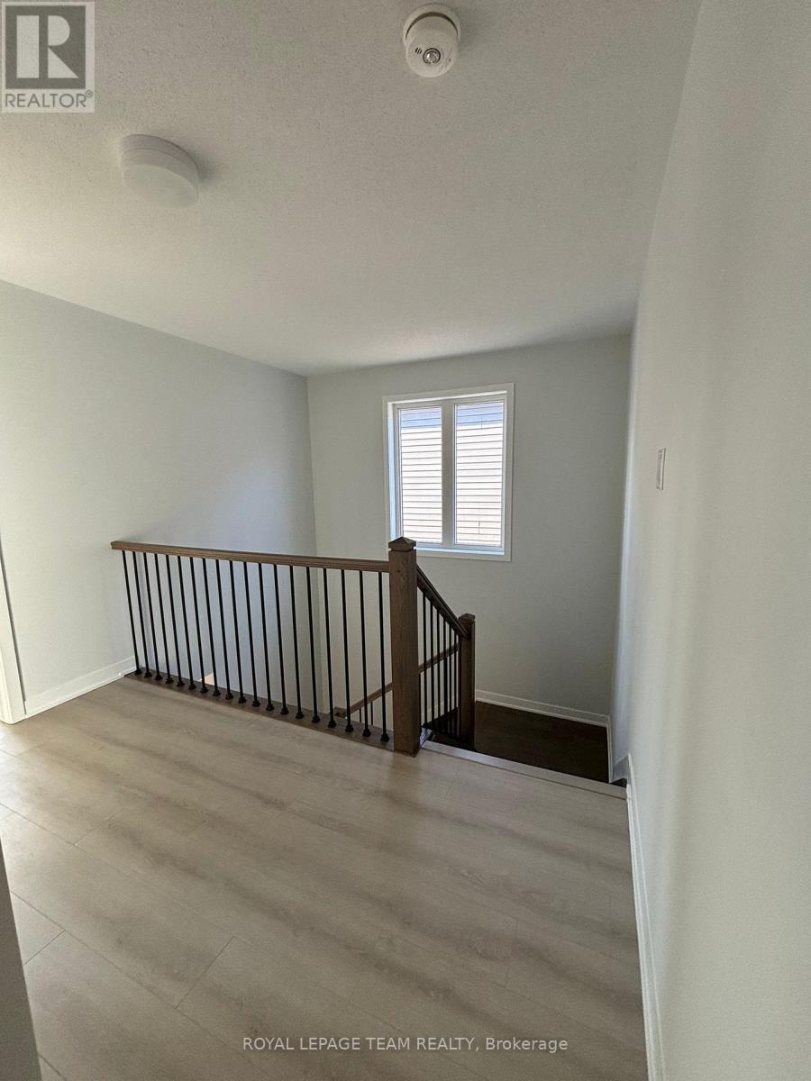 420 MEYNELL STREET - 17
