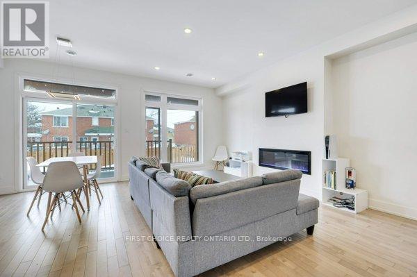 269 QUEEN MARY STREET - 10