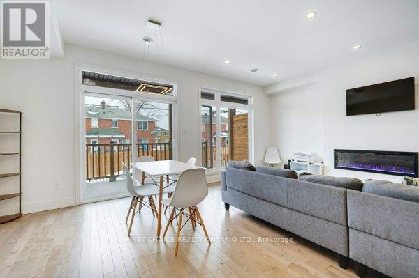 269 QUEEN MARY STREET - 11