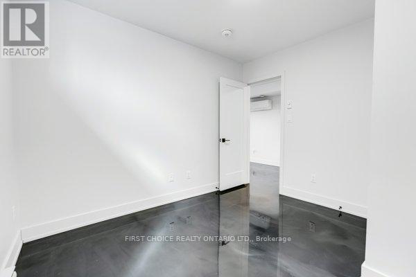 269 QUEEN MARY STREET - 38