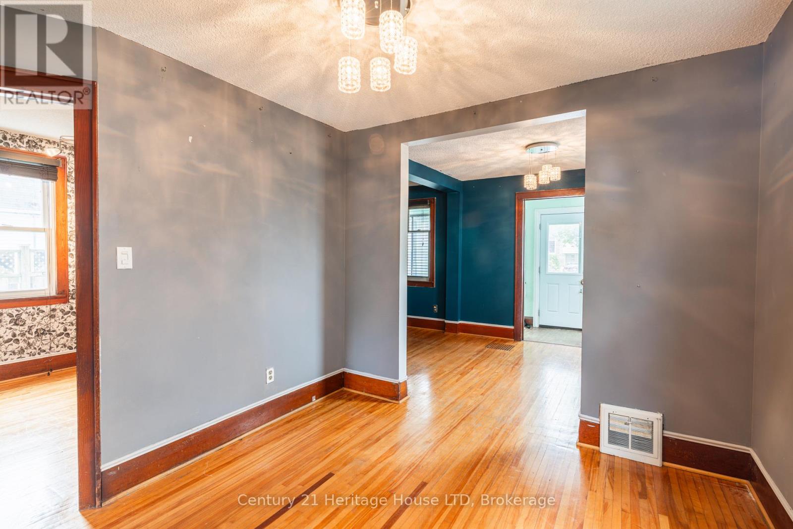 19 SANTONE AVENUE - 15