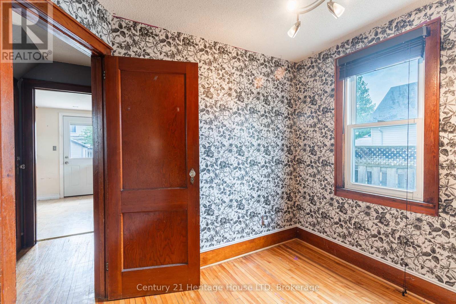 19 SANTONE AVENUE - 17