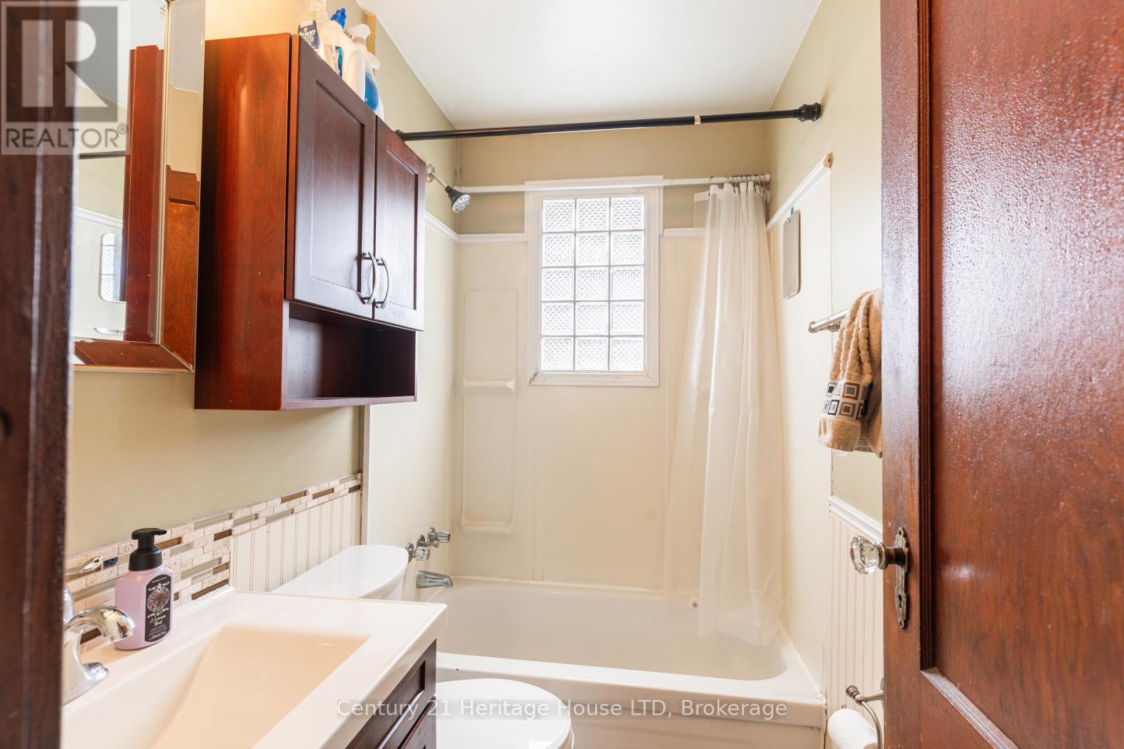 19 SANTONE AVENUE - 19